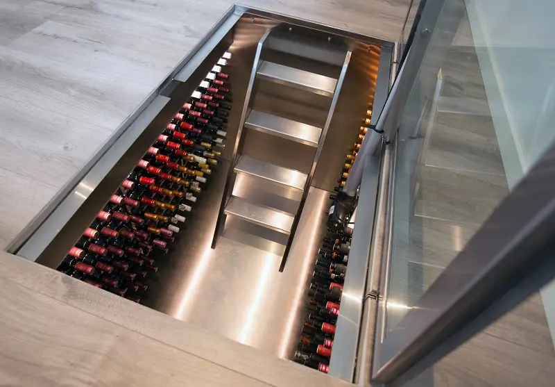 Glass-floor wine cellar